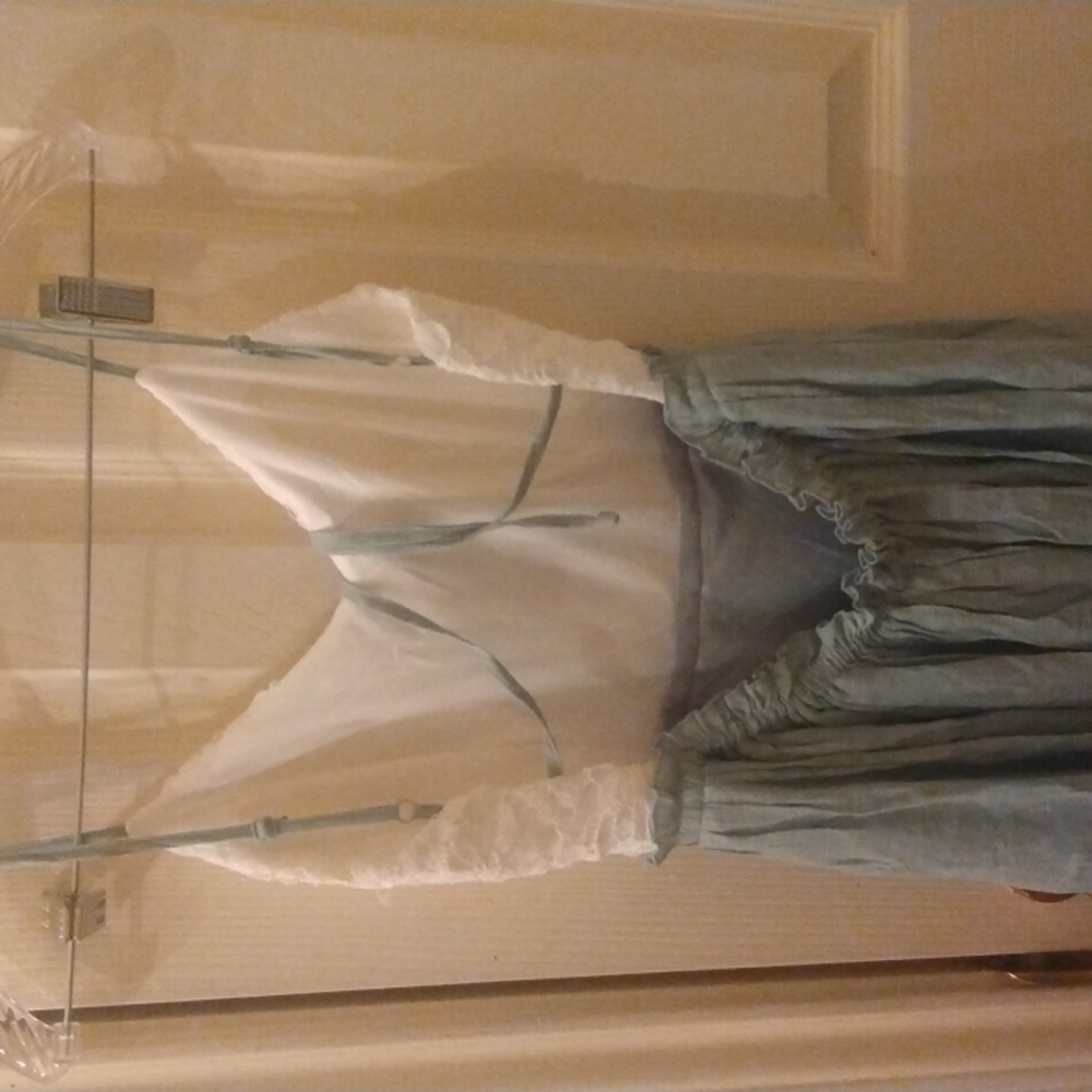 Dress - Picture 3 of 6